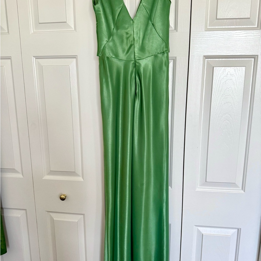 Peridot Green Satin Maxi Dress Deep V Ruched Formal Prom Wedding Guest - Picture 3 of 9